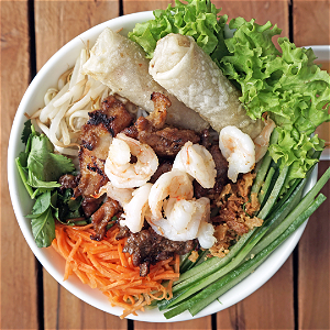 Bun Dac Biet | Salad Bowl Mixed Grill